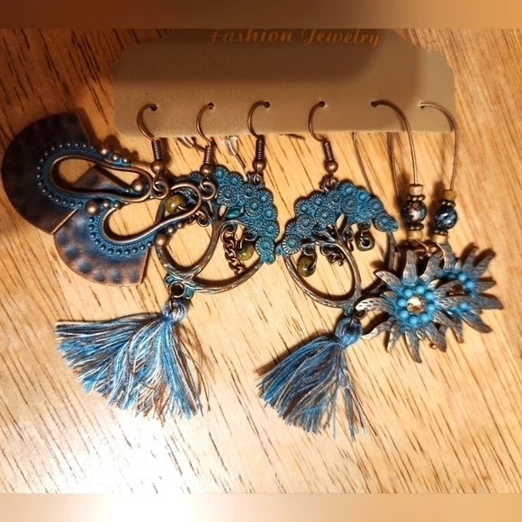 Jewelry - Nwot 3 pairs earrings